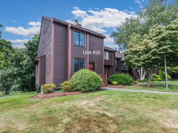 35 Thornhill Road, Stratham, NH 03885