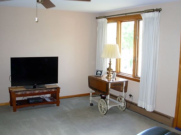 2nd image of 441 Callodine Ave