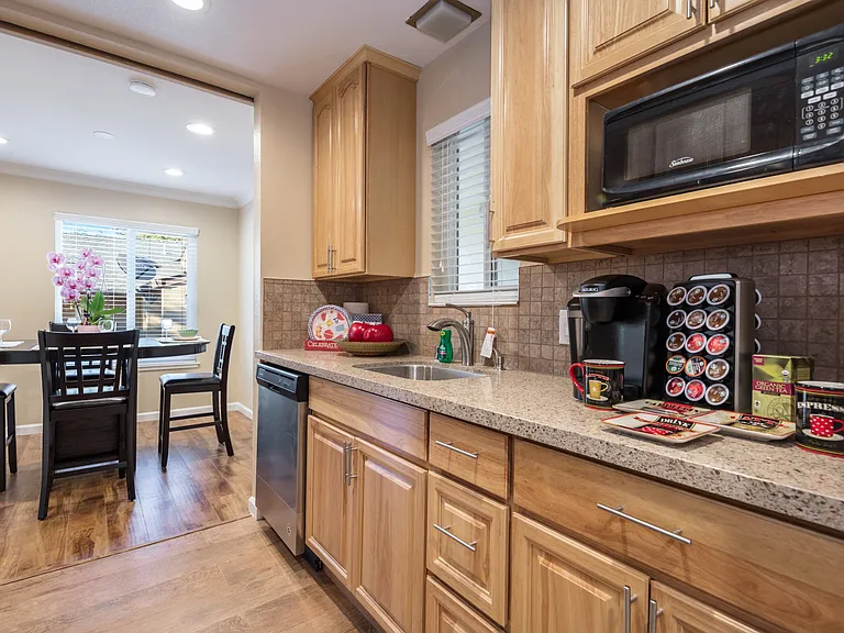 888 Golden Saratoga-Cupertino Apartment Homes — Photo 65