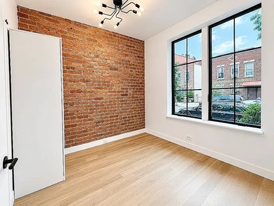 25-11 34th St #1AA