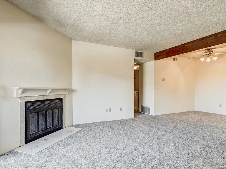 St. Moritz Apartments — Photo 34