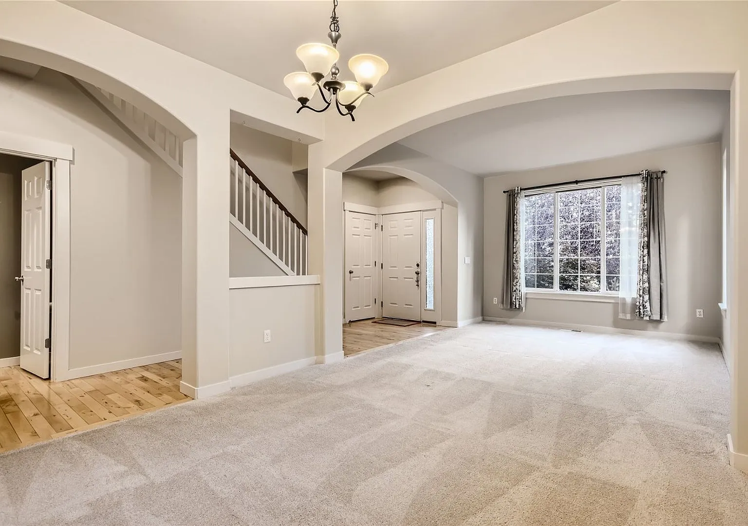 4Bd/2.5Ba Duvall Home — Photo 3