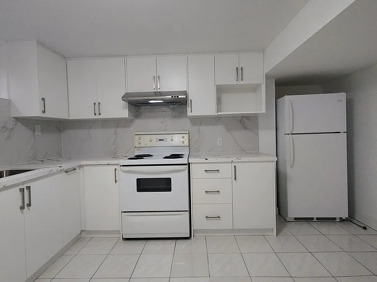 27 Macklingate Ct — Photo 1