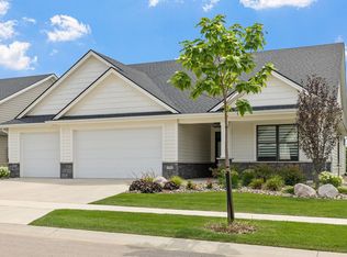 2732 Bentley Dr SW, Rochester, MN 55902