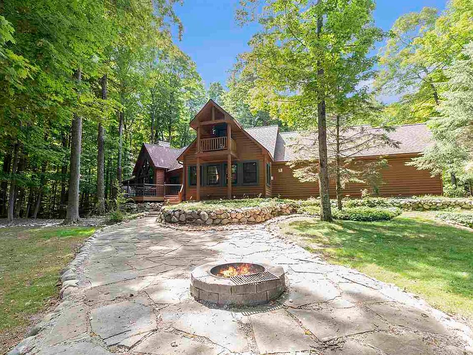 1st image of 5603 Colonial Dr #202