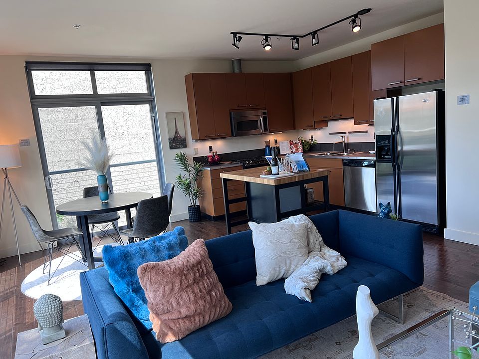 Living/dining/kitchen