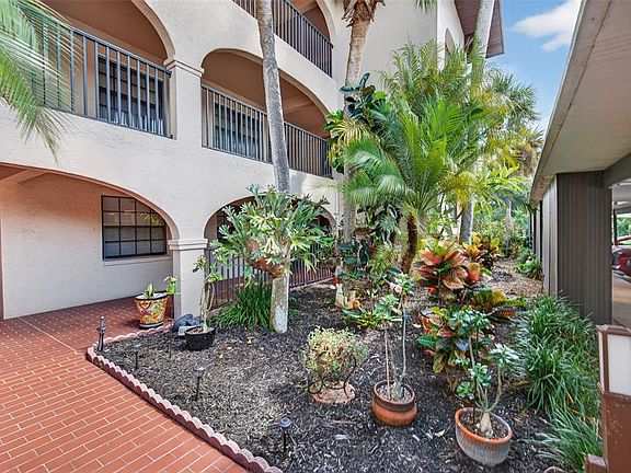 5th image of 23465 Harborview Rd APT 814