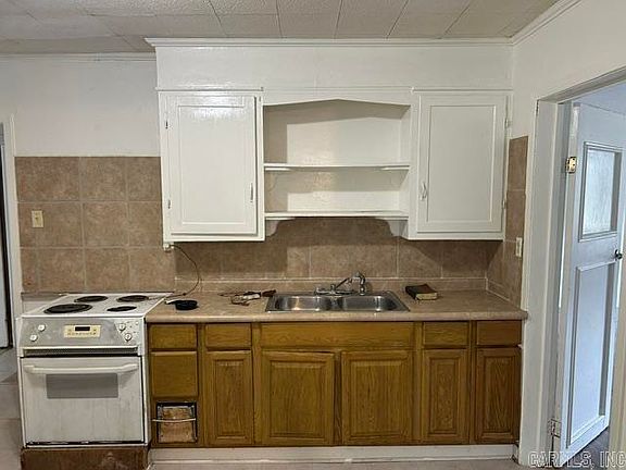 2nd image of 504 S Wood St
