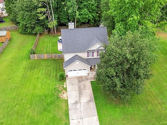 4th image of 68 Hillcrest Dr