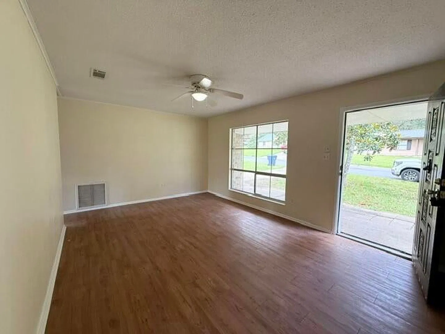 1107 Spruce Street — Photo 2