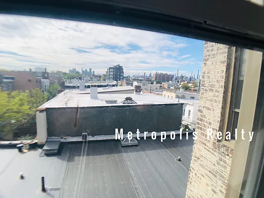 Rented by Metropolis International Realty Inc. | media 40