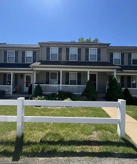 16 Cold Stream Dr — Photo 1