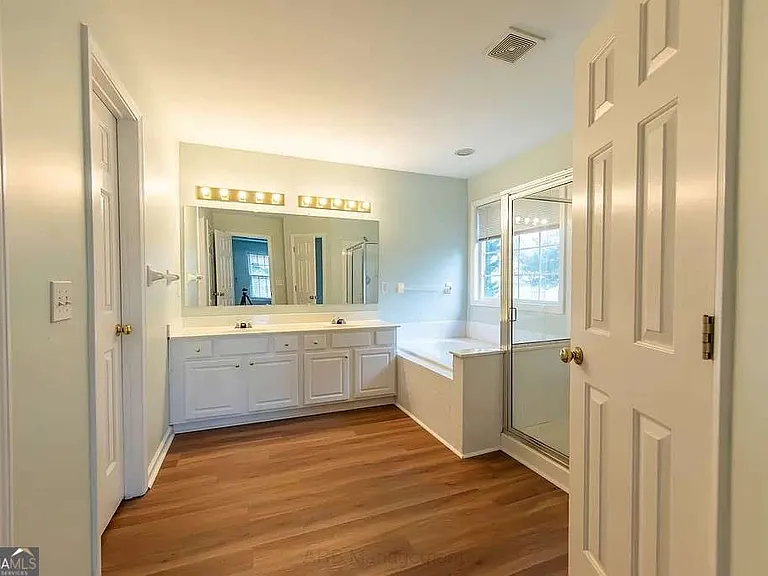 3985 Shallowford Gre Ct — Photo 11