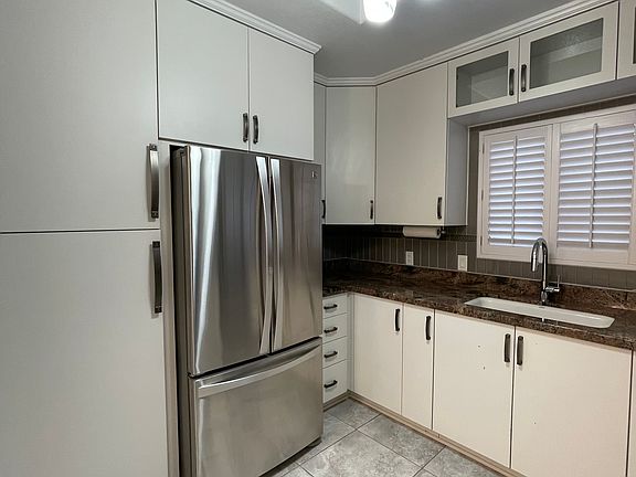 3rd image of 750 E Northern Ave Unit 1115