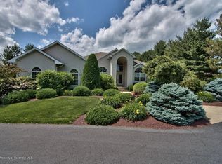 3 Carey Ln, Pittston, PA 18640