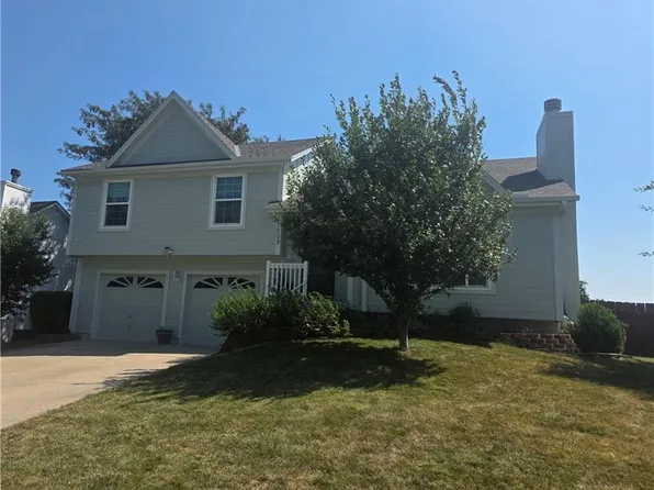 1009 NE Florence Ave, Lees Summit, MO 64086