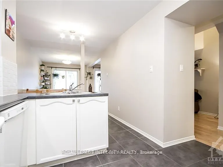 15 Peterson Pl — Photo 9