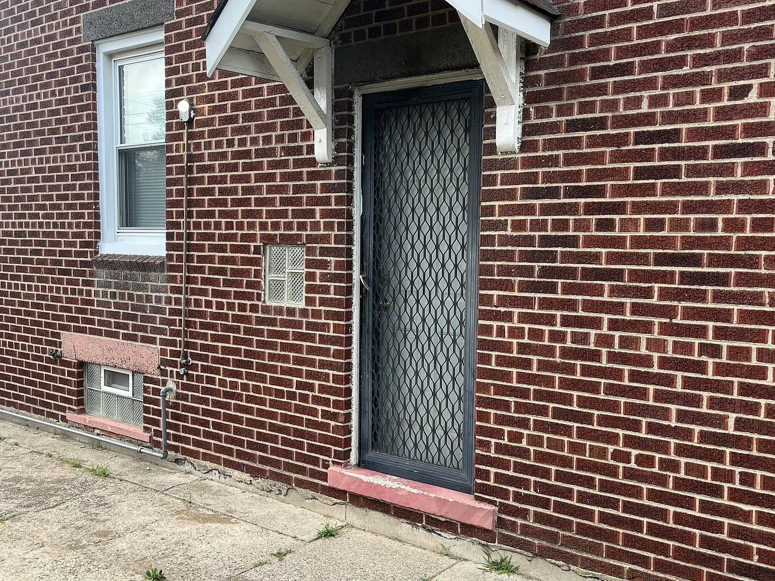 3 bed, 1156 sqft, $1,200 — Photo 3