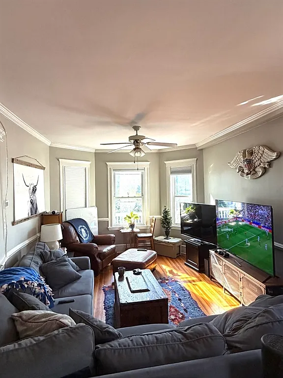 3 bed, 1.5 bath, 1100 sqft, $3,000 — Photo 2