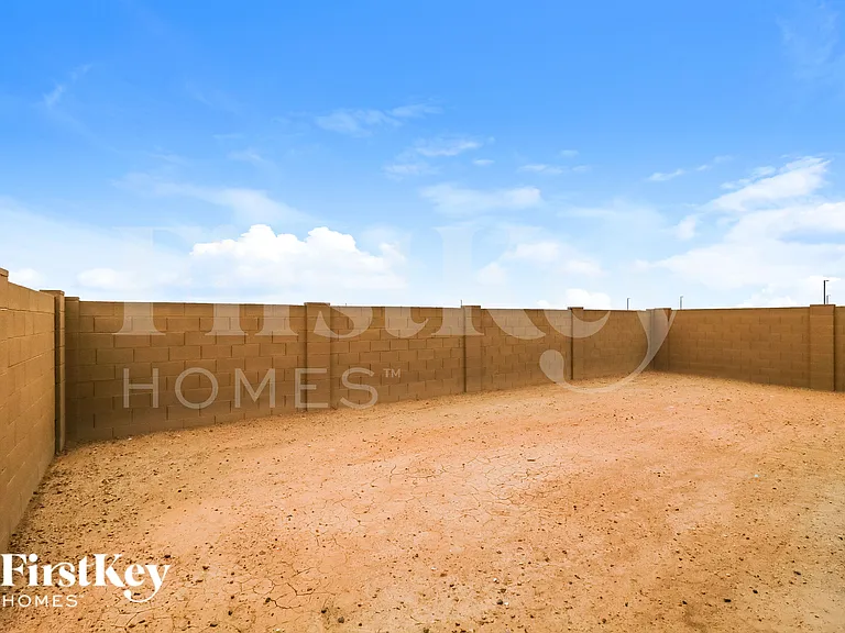 12516 W Kaler Dr — Photo 15