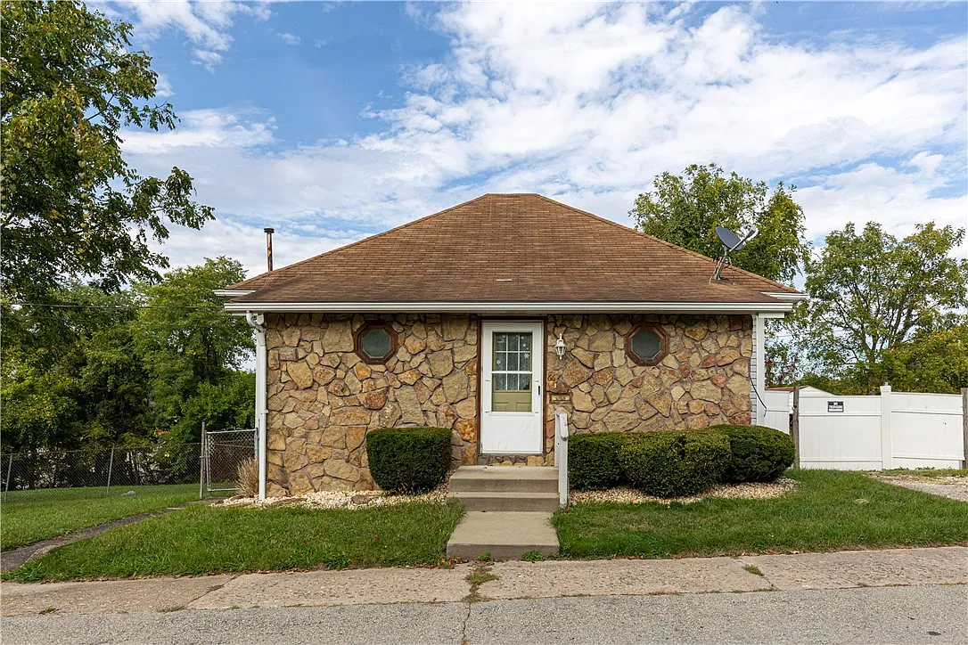 66 Mill St photo 1