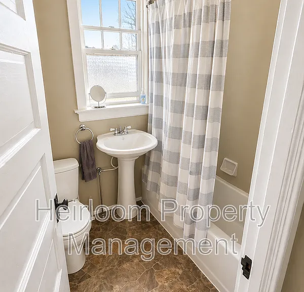 426 N 13th Ave E — Photo 9
