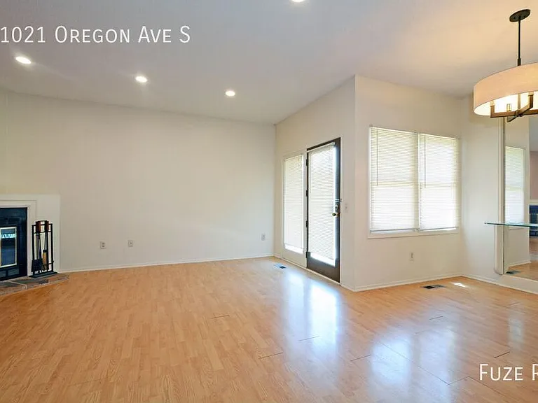 11021 Oregon Ave S — Photo 6