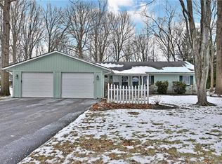 242 Old Oak Dr, Cortland, OH