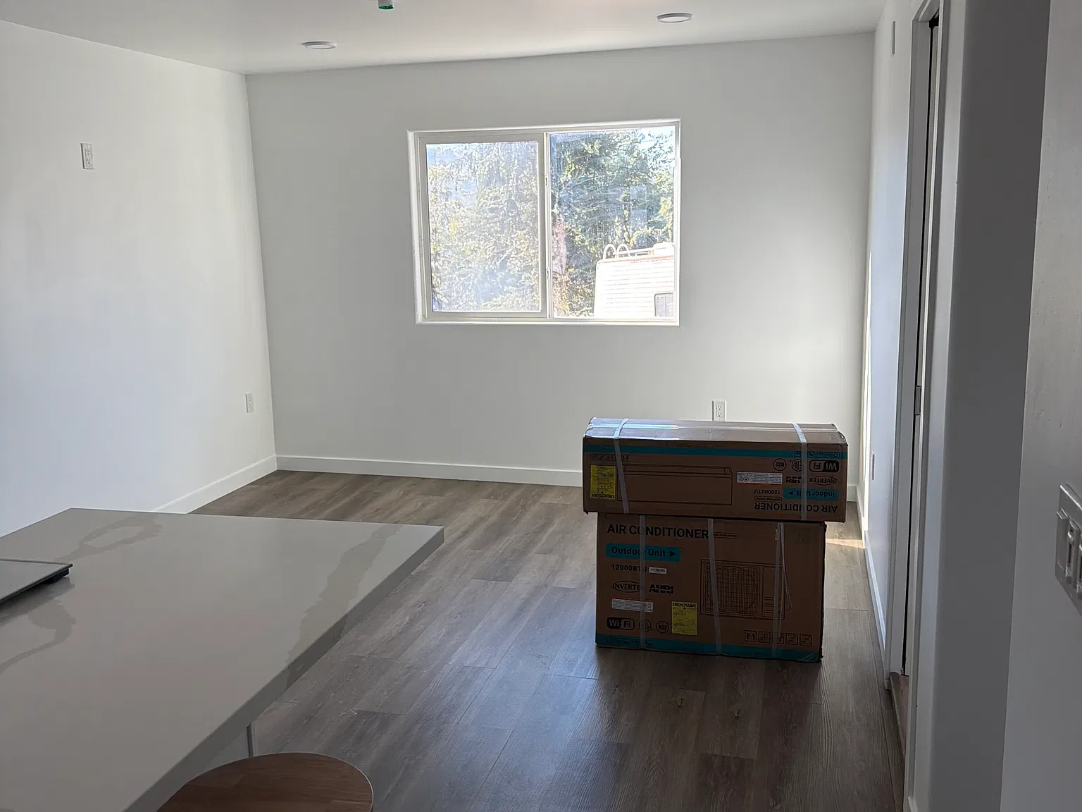 1 bed, 600 sqft, $2,200 — Photo 2