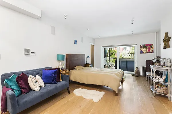 Rented by Dwell Residential Inc | media 29