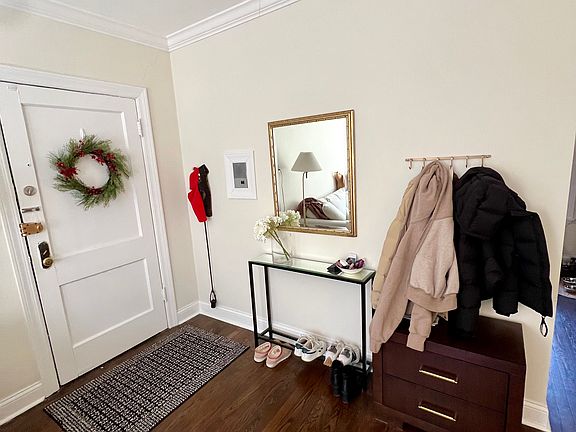 5th image of 1056 W Lill Ave