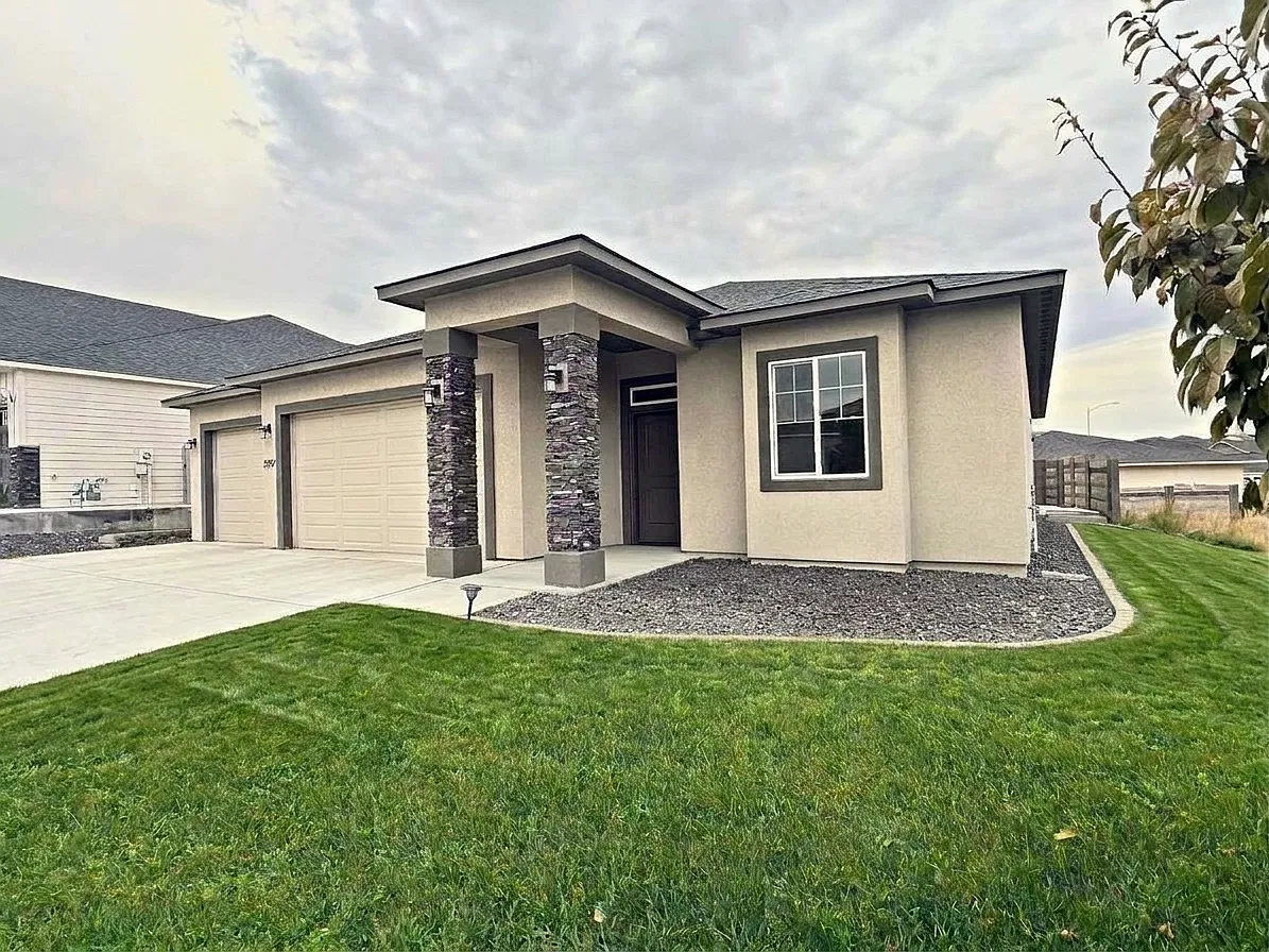 4 bed, 1880 sqft, $2,795 — Photo 1