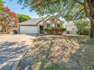 212 N Long Rifle Dr, Fort Worth, TX 76108