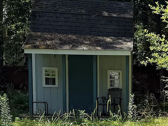 5th image of 17 Pondview Rd