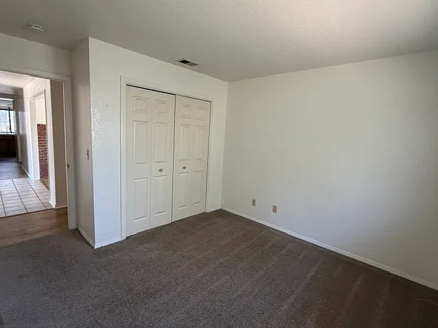 144 Jeffrey Dr — Photo 10