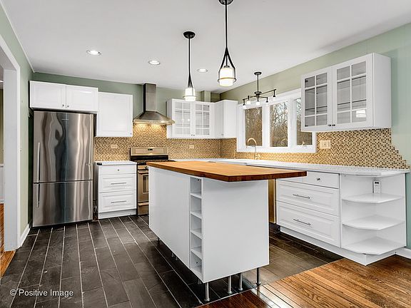 5th image of 29W034 Colford Ave