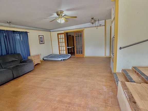 4th image of 807 E Anniston Ave