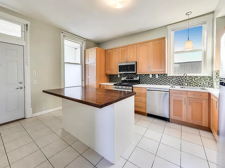 2733 N Mozart St #3 — Photo 8