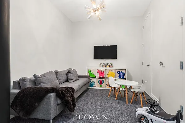 Sold by Town Residential | media 19