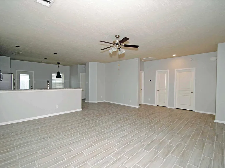 7019 Hazelnut Ln — Photo 8