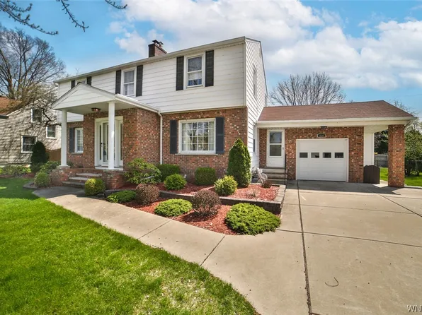 528 Meadowbrook Dr, Lewiston, NY 14092