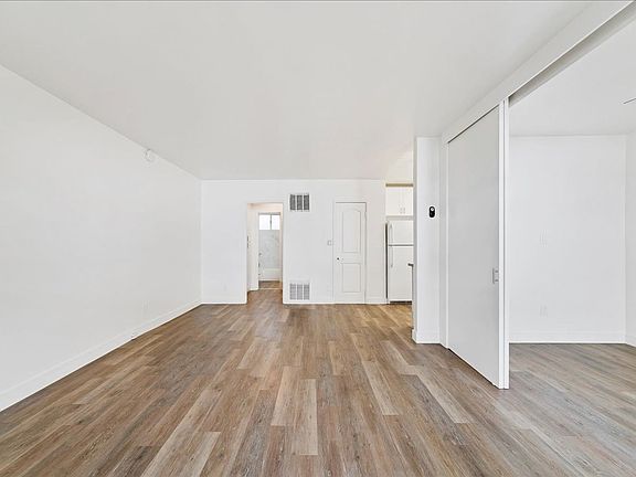 2nd image of 3905 S Stevely Ave #8