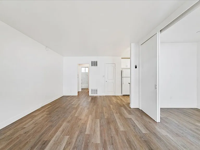 3905 S Stevely Ave #8 — Photo 2