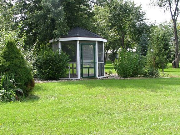 gazebo in back yard