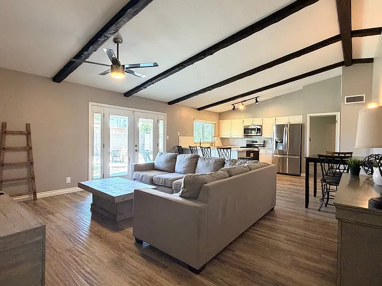 2303 S Cottonwood Dr — Photo 14