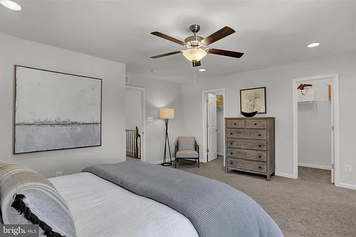 3 bed, 1900 sqft, $1,999 — Photo 3
