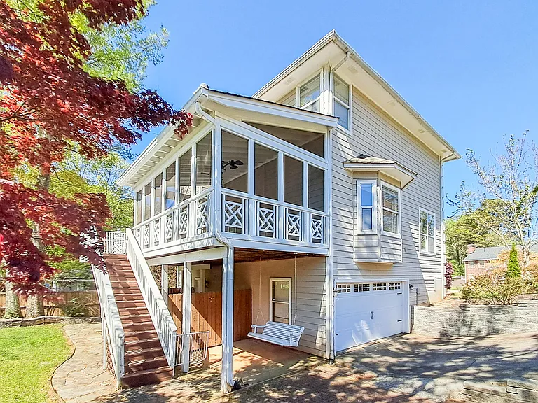 310 W Taylors Xing — Photo 2