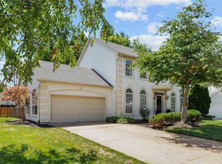 66 Walnut Point Ct, Saint Charles, MO