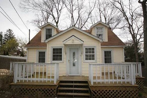 1st image of 11 Wildwood Dr