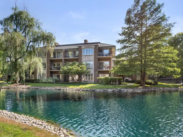 3 Oak Brook Club Dr APT E307, Oak Brook, IL 60523